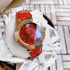 Đồng Hồ Nữ Versace Daphnis Nền Mặt Số Phá Cách - Dây Da Đỏ Vân Rắn - 36mm