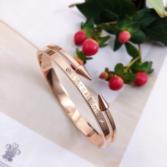 Vòng tay Titan internal love cao cấp sang trọng VT003