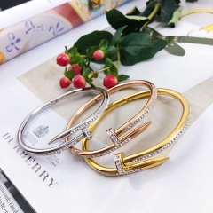 Vòng tay titan cao cấp mạ vàng hồng - thiết kế dạng đinh - phong cách korea VT002