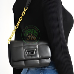 Túi đen dây xích vàng size 20