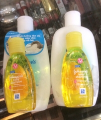 Sữa tắm từ sữa và gạo Johnson's Baby