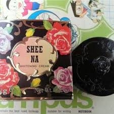 Kem dưỡng trắng Bông Hồng Đen Sheena