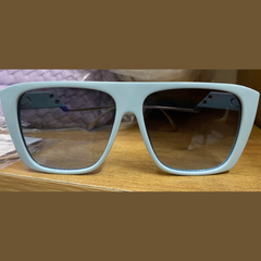 Kính mát F21 gọng xanh