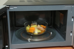 Lò vi sóng Electrolux EMS3085X