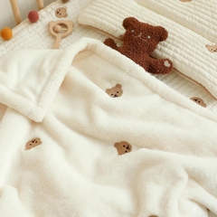 Chăn lông thêu họa tiết Hàn Quốc cho bé