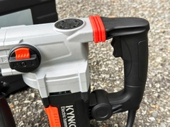 MÁY KHOAN BÚA CẦM TAY KYNKO KD79 NEW - Z1C-KD79-28-25