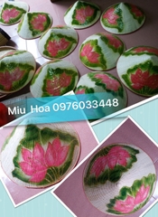 Bọc nón 2 hoa sen nền trắng