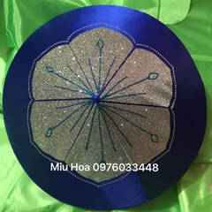 Bọc nón sen nền xanh dương