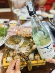 Rượu vang Manu Sauvignon Blanc.