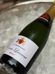 Rượu vang Champagne Prince Laurent.