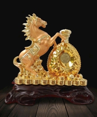 Rượu phong thủy Ngựa Tết