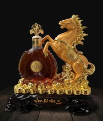 Rượu phong thủy Ngựa Tết 2026