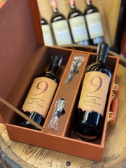 Hộp da 2 chai: Vang Ý 19 độ Nine Lucky Star Primitivo