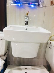 CHẬU TREO TƯỜNG LIÊN CHÂN VUÔNG KOBESI