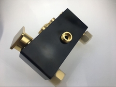 SC3303 - Sen cây nhiệt động đen vàng 3 nhấn củ vuông cao cấp