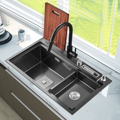 Chậu bếp 1 hố giật cấp nano đen chống bám dính cao cấp CH5. Kèm thớt gỗ và rổ inox, phụ kiện thoát nước cao cấp. KT: 78x46cm