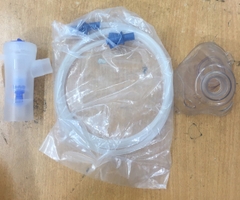Bộ phụ kiện gồm cốc xông, dây xông, mask xông trong máy asuka