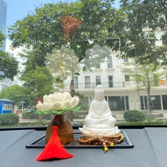 Tượng Quan Âm Đài Sen và liên hoa trắng