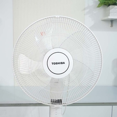 Quạt cây đứng Toshiba F-LSA20(W)VN 60W có remote