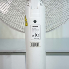 Quạt cây đứng Toshiba F-LSA20(W)VN 60W có remote