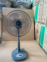 Quạt đứng lở Ching hai HS802