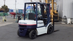 Xe nâng dầu cũ 2 tấn KOMATSU FD20-11 Số Sàn Đời 1992 (Chui Cont 4.5m)