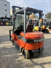 Xe nâng điện cũ ngồi lái 2.5 tấn TOYOTA 7FBH25 Đời 2003 (Khung 4m - Dịch Càng)