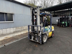 Xe nâng dầu 3 tấn KOMATSU FD30C Số Sàn (Nâng 4m - Nhật Bãi)