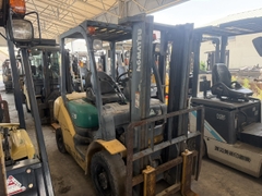 Xe nâng dầu cũ 2.5 tấn KOMATSU FD25T-15 số tự động động cơ 4D94LE nâng cao 3m đời 2003 - 575746