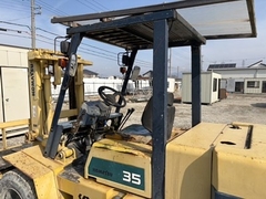 Xe nâng dầu cũ 3.5 tấn KOMATSU FD35-5 Số Sàn (Đẹp Xuất Sắc - Lướt 2.546 Giờ)