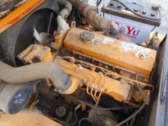 Xe nâng dầu 2.5 tấn KOMATSU FD25-10 số sàn cũ Nhật bãi gật gù lốp kép - 226335