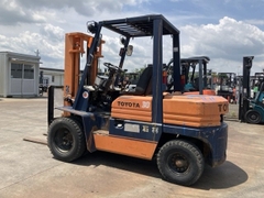 Xe nâng cũ toyota 3 tấn 5FD30 số sàn lốp kép Nhật bãi
