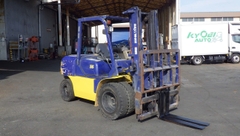 Xe nâng dầu cũ 3.5 tấn KOMATSU FD35W-7 số sàn gật gù lốp kép đời 2001 - 103457