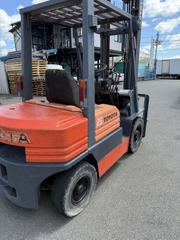 Xe nâng dầu 2,5 tấn TOYOTA 5FD25 số sàn, dịch giá. Xe đẹp giá tốt