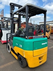 Xe nâng điện 2.5 tấn KOMATSU FB25EX-11 chui container nâng cao 4.5m đời 2005 - 814837