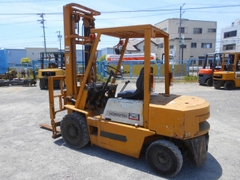 Xe nâng dầu 2.5 tấn Komatsu FD25-10 Gật Gù - 221630 (Số sàn, nâng 4m)