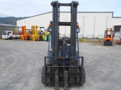 Xe nâng dầu 1.8 tấn Komatsu FD18-11 - 210545 (Tháp cao 5.5m, số sàn)