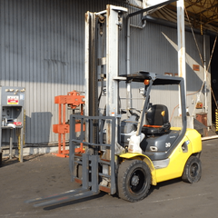 Xe nâng dầu cũ 3 tấn KOMATSU FD30T-17 Đời 2015 (Nâng 5m - Dịch Càng)