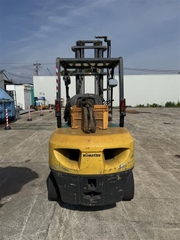 Xe nâng dầu cũ 3 tấn KOMATSU FD30T-16 Đời 2006 (Số Tự Động - Dịch Càng)