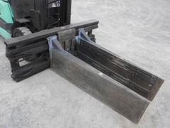 Xe nâng dầu cũ 2 tấn SUMITOMO 11-FD20PVIIHA số tự động bộ kẹp vuông nâng cao 4m đời 2005 - D2J-21026