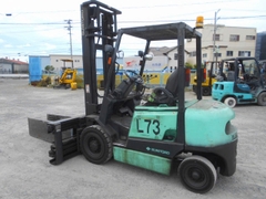 Xe nâng dầu cũ 2 tấn SUMITOMO 11-FD20PVIIHA số tự động bộ kẹp vuông nâng cao 4m đời 2005 - D2J-21026