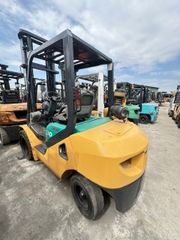 Xe nâng dầu 3 tấn Komatsu FD30T-16 cũ Nhật bãi nâng cao 4m mâm xoay đời 2006 - 716810