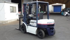 Xe nâng dầu cũ 2 tấn KOMATSU FD20-11 Số Sàn Đời 1992 (Chui Cont 4.5m)
