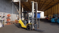 Xe nâng dầu cũ 3 tấn KOMATSU FD30T-17 Đời 2015 (Nâng 5m - Dịch Càng)