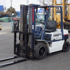 Xe nâng dầu cũ 2 tấn KOMATSU FD20-11 Số Sàn Đời 1992 (Chui Cont 4.5m)
