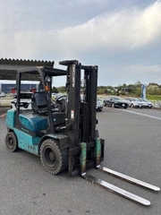 Xe nâng dầu 3.5 tấn Sumitomo 13FD35PAXI98D cũ Nhật bãi chui cont dịch giá đời 2012 - D3H-10519