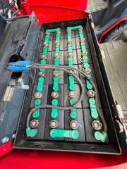 Xe nâng điện cũ ngồi lái 1.5 tấn NYK FB15PN-80-300AF Đời 2020 (Dịch Càng - Siêu Lướt)
