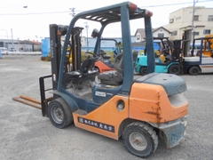 Xe nâng dầu cũ 2.5 tấn TOYOTA 52-8FD25 chui container bộ dịch giá nâng cao 3m đời 2010 - 31880