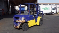 Xe nâng dầu cũ 3.5 tấn KOMATSU FD35W-7 số sàn gật gù lốp kép đời 2001 - 103457