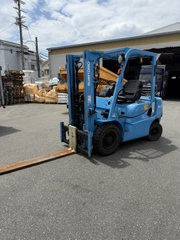 Xe nâng dầu 2,5 tấn SUMITOMO 11-FD25PAXI94D chui container 3 ty 2 lao dịch giá đời 2015